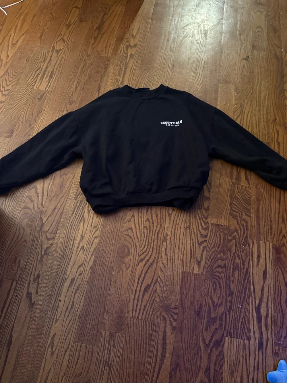 ESSENTIALS Men’s Black Crewneck Sweatshirt with pockets